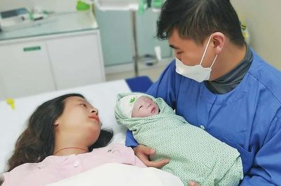 Hà Nội: Đề xuất hỗ trợ 4 triệu đồng với phụ nữ sinh đủ hai con trước 35 tuổi