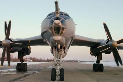 Tu-142: 'Sát thủ săn ngầm khổng lồ Nga' hoạt động như thế nào?