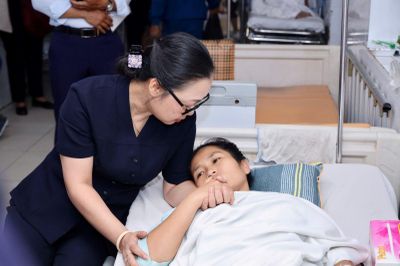 Bộ GD&ĐT tặng bằng khen cô giáo bị xe tải cán khi cứu học sinh