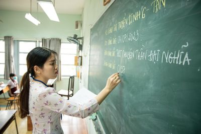 Bộ Nội vụ hướng dẫn tinh giản hiệu trưởng sau sắp xếp trường học