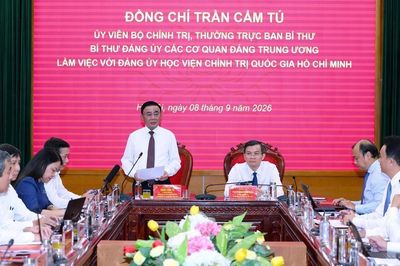 Thường trực Ban Bí thư Trần Cẩm Tú: Tăng cường rèn luyện tính Đảng, văn hóa Đảng và bản lĩnh chính trị cho học viên Trường Đảng
