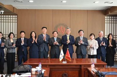 Phó Thủ tướng Hồ Quốc Dũng thăm và làm việc tại Viện Khoa học và Công nghệ Hàn Quốc