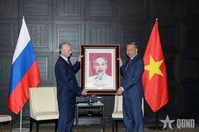 Tổng Bí thư, Chủ tịch nước Tô Lâm tiếp đại biểu Hội Cựu chiến binh Nga và Hội Hữu nghị Nga - Việt