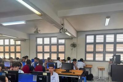 Một trường THPT công lập thiết kế hơn 2.100 thời khóa biểu cho từng học sinh
