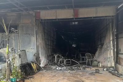 Cháy lớn thiêu rụi 3 căn nhà ở Lâm Đồng