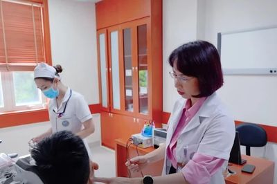Chảy dịch tai hôi, bé trai 12 tuổi phát hiện cholesteatoma phá hủy xương