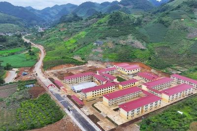 Từ Sơn La, Điện Biên đến Lâm Đồng: Nụ cười khai trường nơi dải đất biên cương
