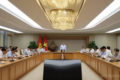 Hàng Việt vì người Việt: Chuyển từ 'ưu tiên dùng' sang 'xứng đáng được dùng'