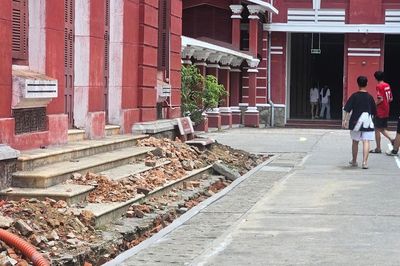 Thi công dự án cải tạo trường THPT chuyên Quốc học Huế chậm tiến độ, nhà thầu bị phạt hơn 856 triệu đồng