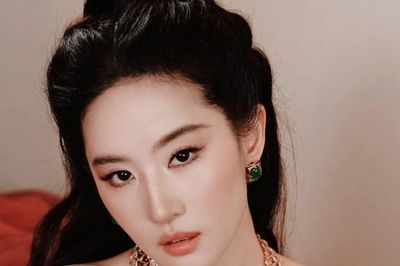 Hồ Ngọc Hà xuất hiện bên Lưu Diệc Phi
