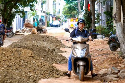 Người dân bức xúc vì tuyến đường nhếch nhác giữa trung tâm Đà Nẵng