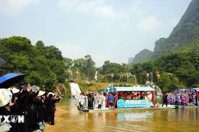Hợp tác thúc đẩy du lịch xuyên biên giới giữa Việt Nam và Trung Quốc