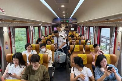 'Đoàn tàu chuyên biệt' trở thành cầu nối giữa hai cơ sở bệnh viện Hà Nội - Ninh Bình