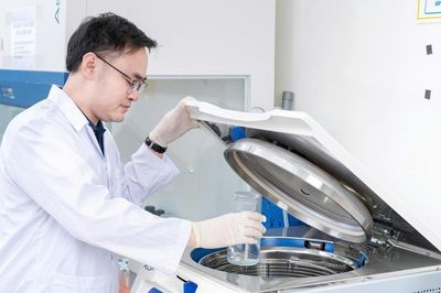 Hà Nội dự kiến hỗ trợ 100 nghiên cứu sinh giải quyết các 'bài toán lớn' trong năm 2026