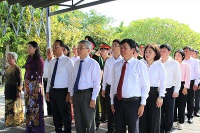 Lãnh đạo thành phố Đà Nẵng dâng hương tưởng niệm Chủ tịch Hội đồng Nhà nước Võ Chí Công
