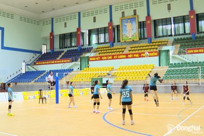 Xác định các đội bóng vào tứ kết giải bóng chuyền Đại hội Thể dục thể thao thành phố Đồng Nai lần thứ I