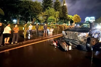 Tông 3 xe máy khi đang say xỉn, tài xế bị phạt và bồi thường gần 100 triệu đồng