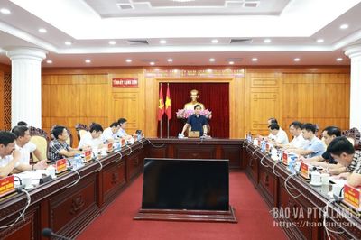 Tổ công tác số 1 làm việc với đảng ủy 4 phường