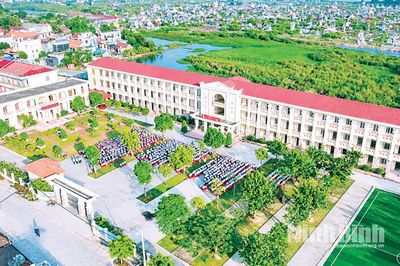 Đầu tư cơ sở vật chất, góp phần thực hiện thắng lợi nhiệm vụ năm học mới