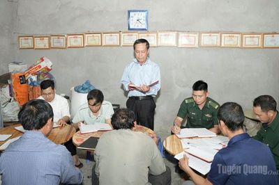 Phát triển đảng viên ở vùng biên