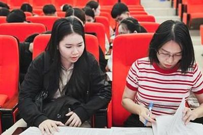 Tiếp nhận 90 lưu học sinh Lào vào học tại Đại học Huế