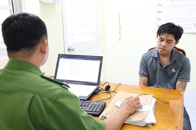An Giang: Bắt giữ đối tượng tàng trữ ma túy, phát hiện thêm khẩu súng và 12 viên đạn