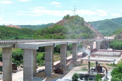 Cao tốc đoạn Cam Lộ - La Sơn: Yêu cầu hoàn thành các hạng mục dưới nước trước mùa mưa lũ