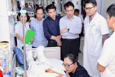 Bộ trưởng Bộ Giáo dục và Đào tạo tặng Bằng khen cho cô giáo mầm non cứu học sinh bị xe tải cán