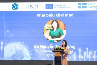 Giảm gánh nặng chi phí cho lao động Việt Nam đi làm việc ở nước ngoài