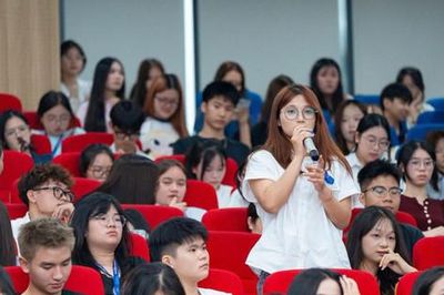 Trang bị kiến thức về an toàn trong môi trường số cho tân sinh viên