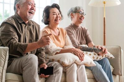 Nghỉ hưu 5 năm, tôi mới hiểu: Người già khôn ngoan sẽ không nói với con cái 3 chuyện