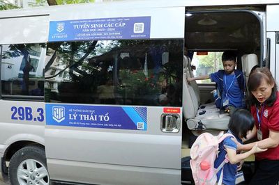 Hà Nội lệnh 'nóng' về an toàn xe đưa đón học sinh, ngăn ngừa rủi ro bỏ quên trẻ trên xe