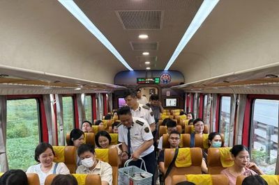 Đoàn tàu Bạch Mai chở y, bác sỹ Hà Nội- Ninh Bình vận hành tốt sau hơn 2 tháng