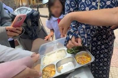 Vụ cơm bán trú 'lèo tèo, giao muộn': Thành ủy Hà Nội chỉ đạo kiểm tra