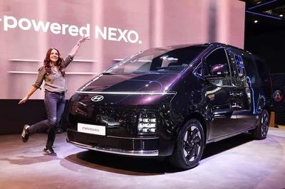 [GALLERY] Hyundai Staria Electric 2027 ra mắt - van điện 9 chỗ, từ 66.800 USD