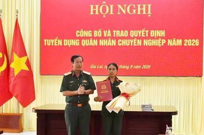 Gia Lai: Tuyển dụng vợ chiến sĩ cứu 2 người dân khỏi điện giật vào quân đội