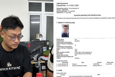 Kiểm tra người nước ngoài nghi vấn, phát hiện đối tượng đang bị Interpol truy nã