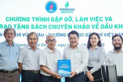PVU làm việc với Chi hội Dầu khí Vũng Tàu: Kết nối tri thức, truyền lửa cho thế hệ trẻ