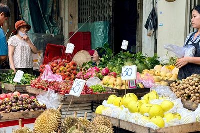 Sầu riêng 25.000 đồng/kg hút khách, loại cao cấp giá tới 1,8 triệu đồng