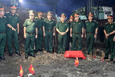 Phát hiện thêm rãnh mộ liệt sĩ ở công viên Lê Thị Riêng
