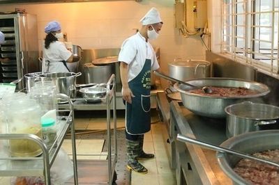 Sở GD-ĐT Hà Nội đề nghị rà soát toàn bộ phương án tổ chức bữa ăn bán trú
