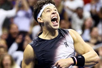 Ben Shelton tạo cú sốc lớn, hạ Alcaraz sau 5 set căng thẳng tại US Open