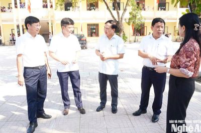 Phó Chủ tịch HĐND tỉnh Nguyễn Như Khôi giám sát việc vận hành chính quyền 2 cấp tại xã Văn Hiến