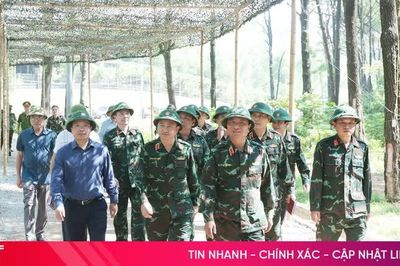 Đoàn công tác Quân khu 4 kiểm tra chuẩn bị diễn tập khu vực phòng thủ tỉnh Hà Tĩnh