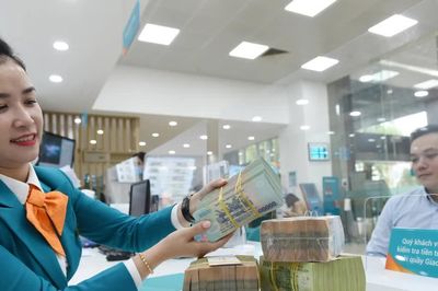 Dòng tiền trở lại ngân hàng, áp lực lãi suất có bớt căng?