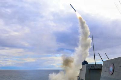 Washington ra đòn trả đũa vụ IRGC nã tên lửa vào tàu chiến của Hải quân Mỹ