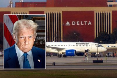 Canada áp thuế trả đũa, ông Trump dọa cấm cửa máy bay Bombardier