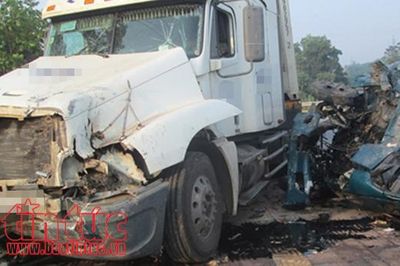 Tạm giữ lái xe đầu kéo gây tai nạn làm 3 người thương vong trên Quốc lộ 6