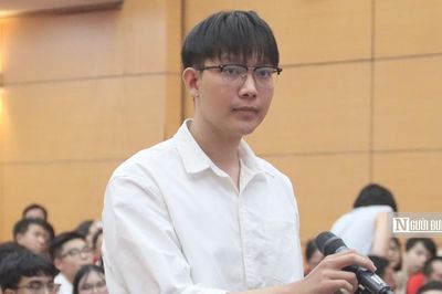 Thủ khoa bác sĩ nội trú Đại học Y Hà Nội chọn sản phụ khoa khiến cả hội trường vỗ tay