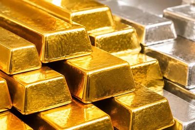 Nhà đầu tư thận trọng, vàng lùi về 4.355 USD
